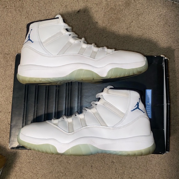 Jordan 11 Retro "Legend Blue" Size 9.5 - Picture 2 of 10